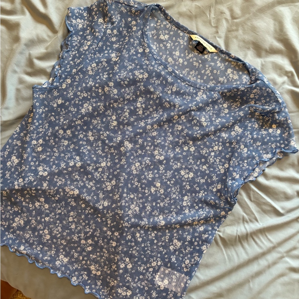 American Eagle Outfitters Blue Floral Short Sleeve Tee